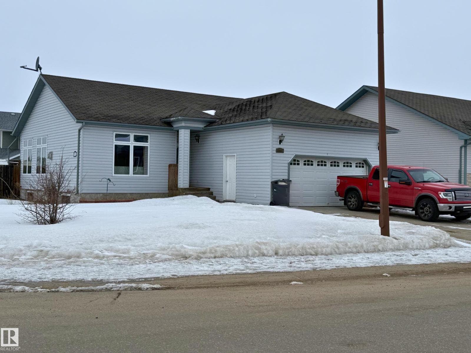 6302 47 ST