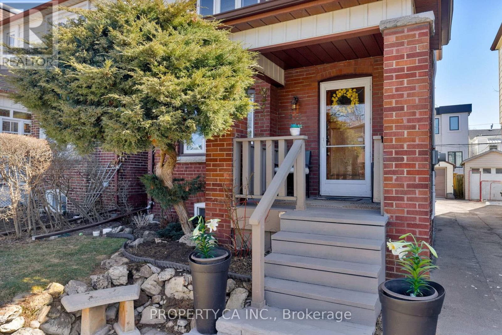 313 MONARCH PARK AVENUE photo 2
