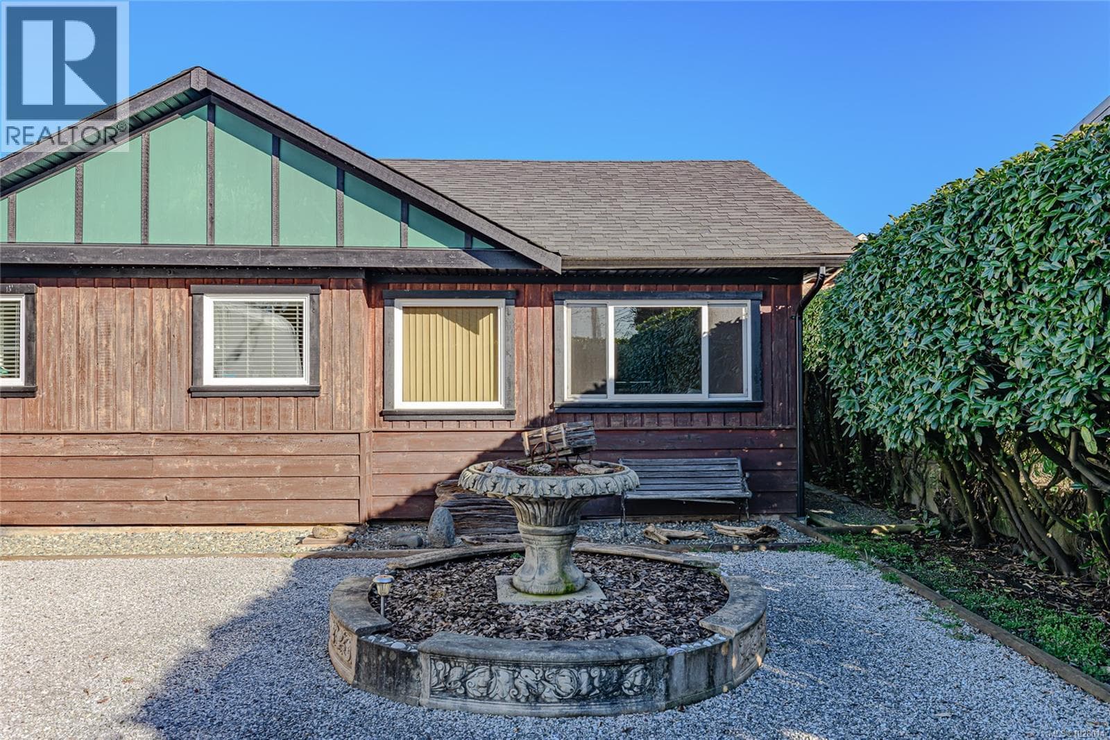 2 bed 1 bath single family at 460 Bundock Ave — $599,000