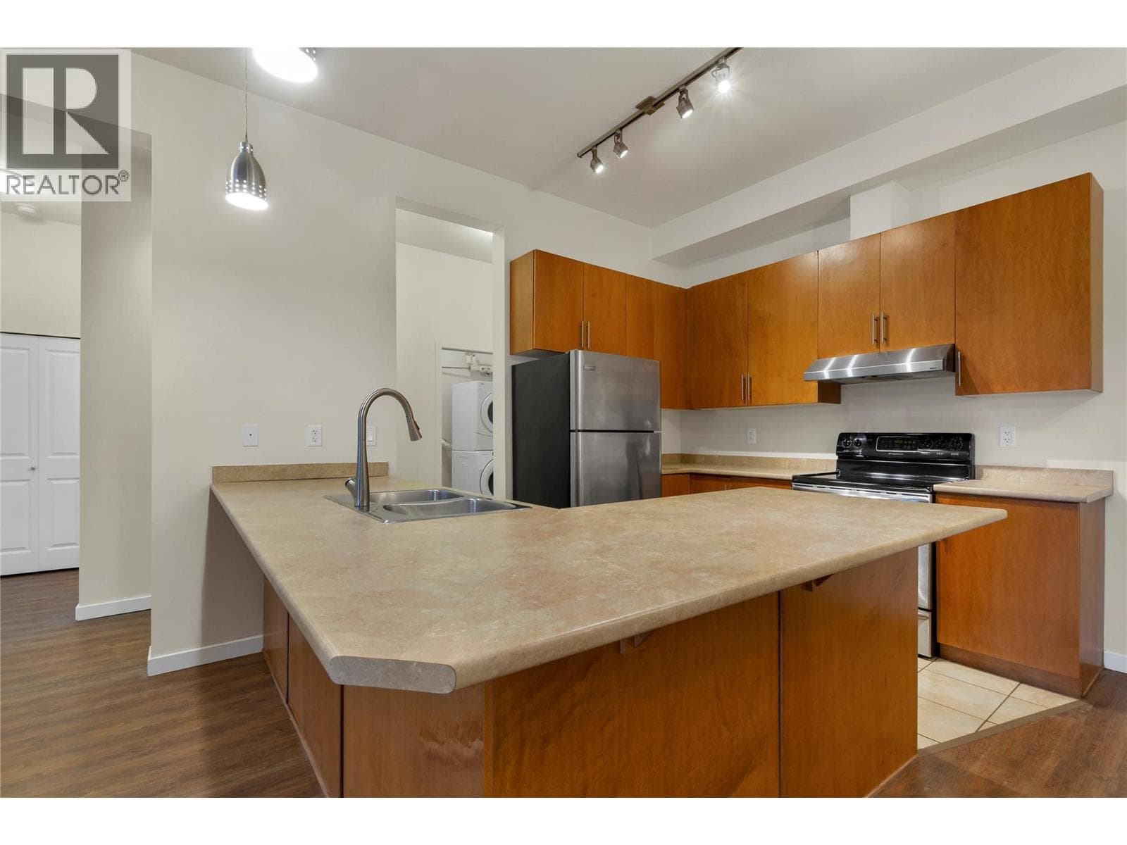 4205 27 Street Unit# 103 photo 4