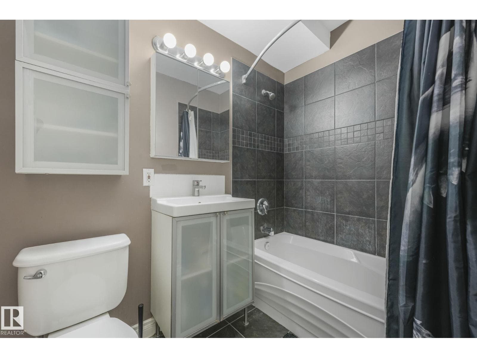 #4 9835 82 AV NW photo 5