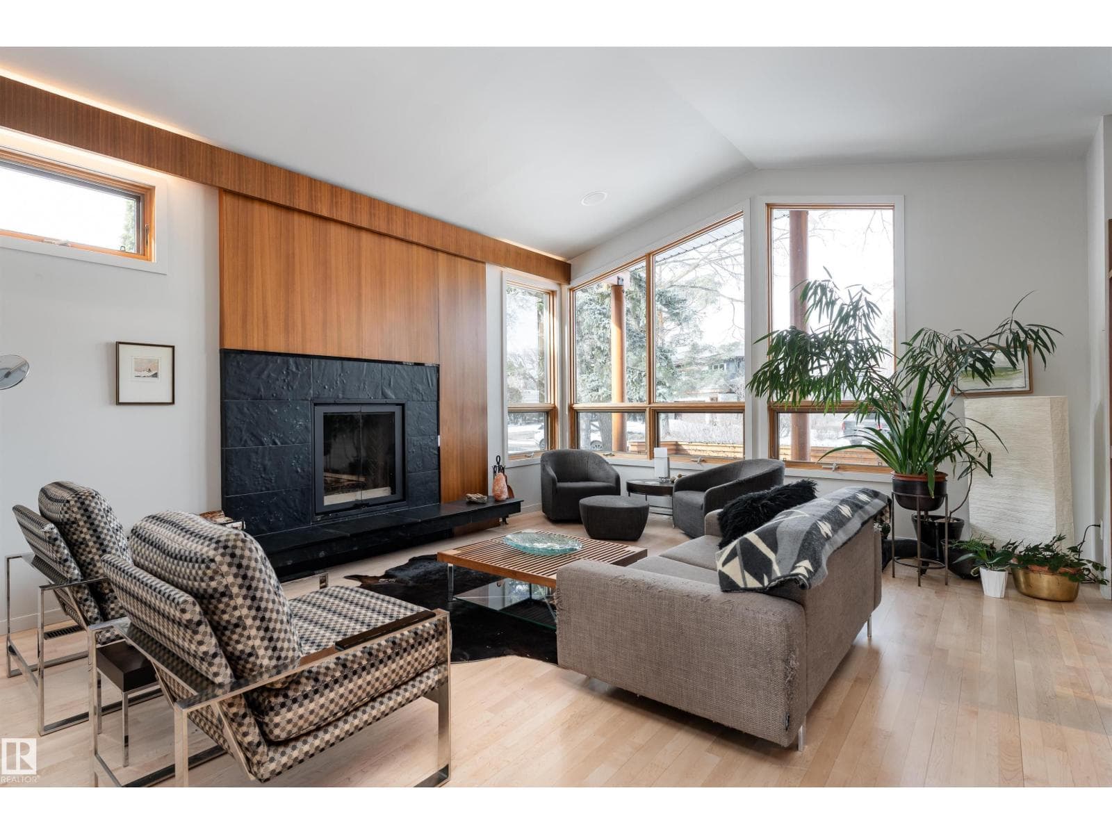 9715 141 ST NW photo 4