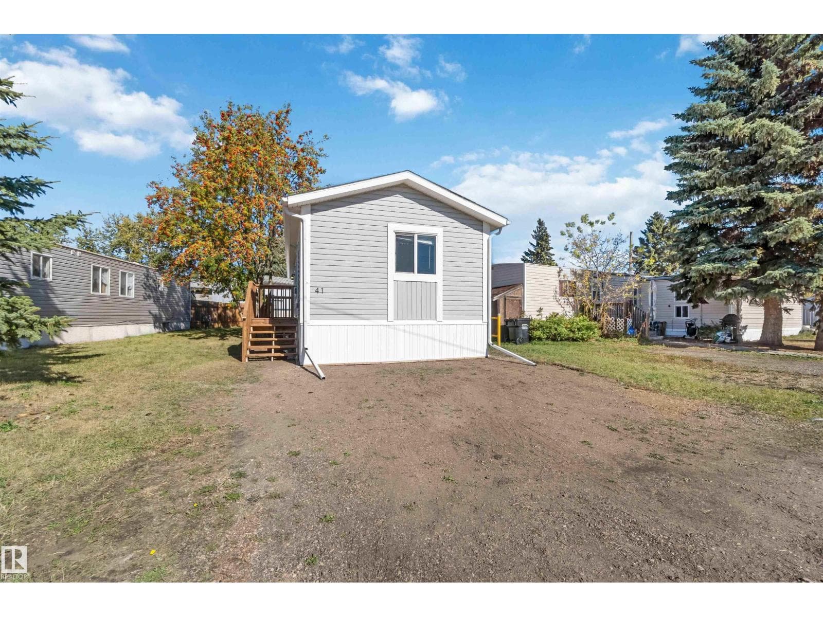 #41 4839 47 ST — photo 3