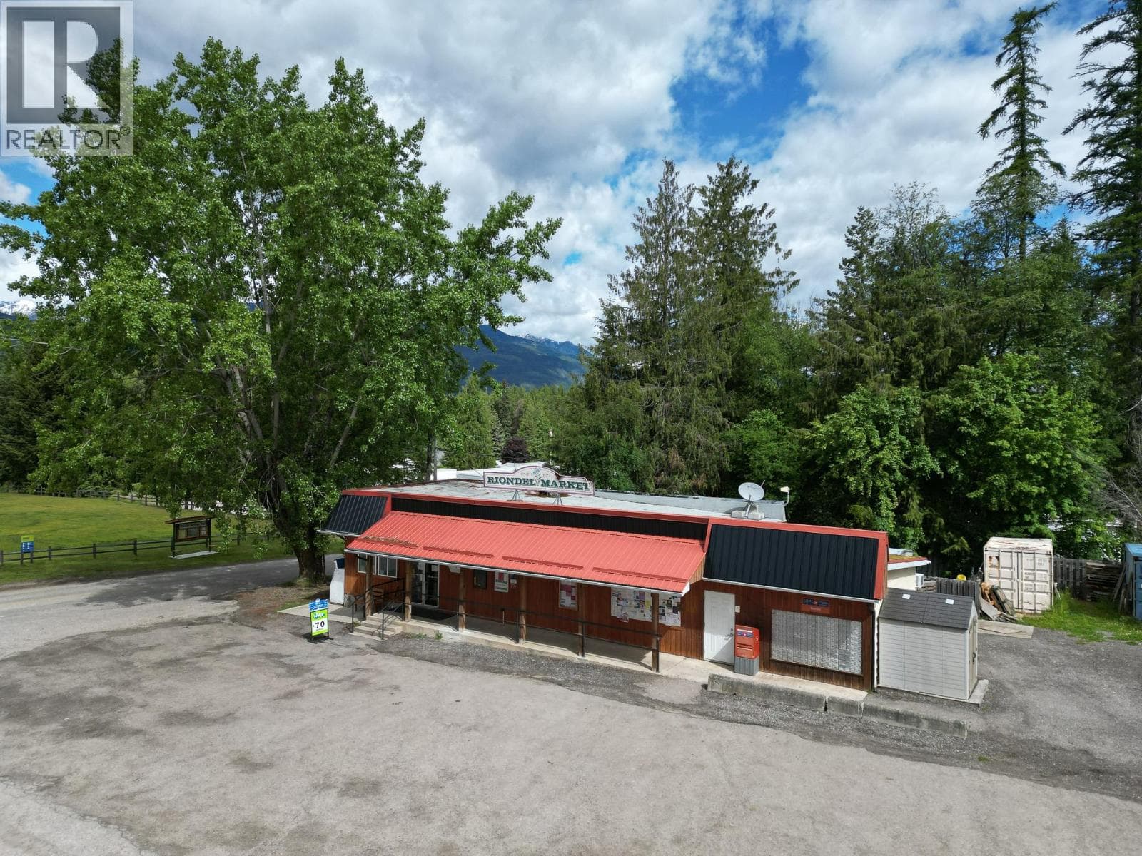 1504 EASTMAN Avenue photo 2