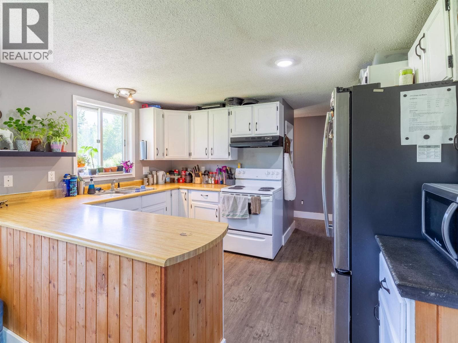 5933 RACEWAY ROAD photo 3