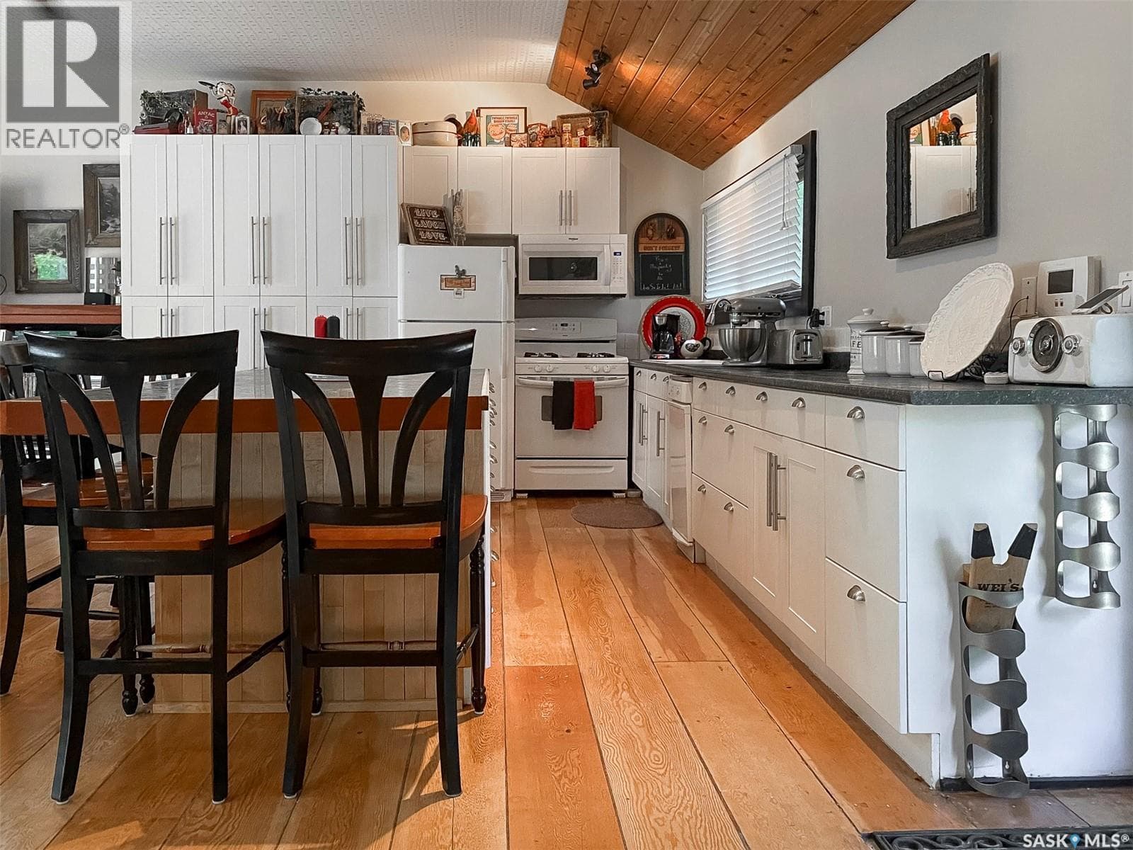 86 Ferguson BAY photo 4