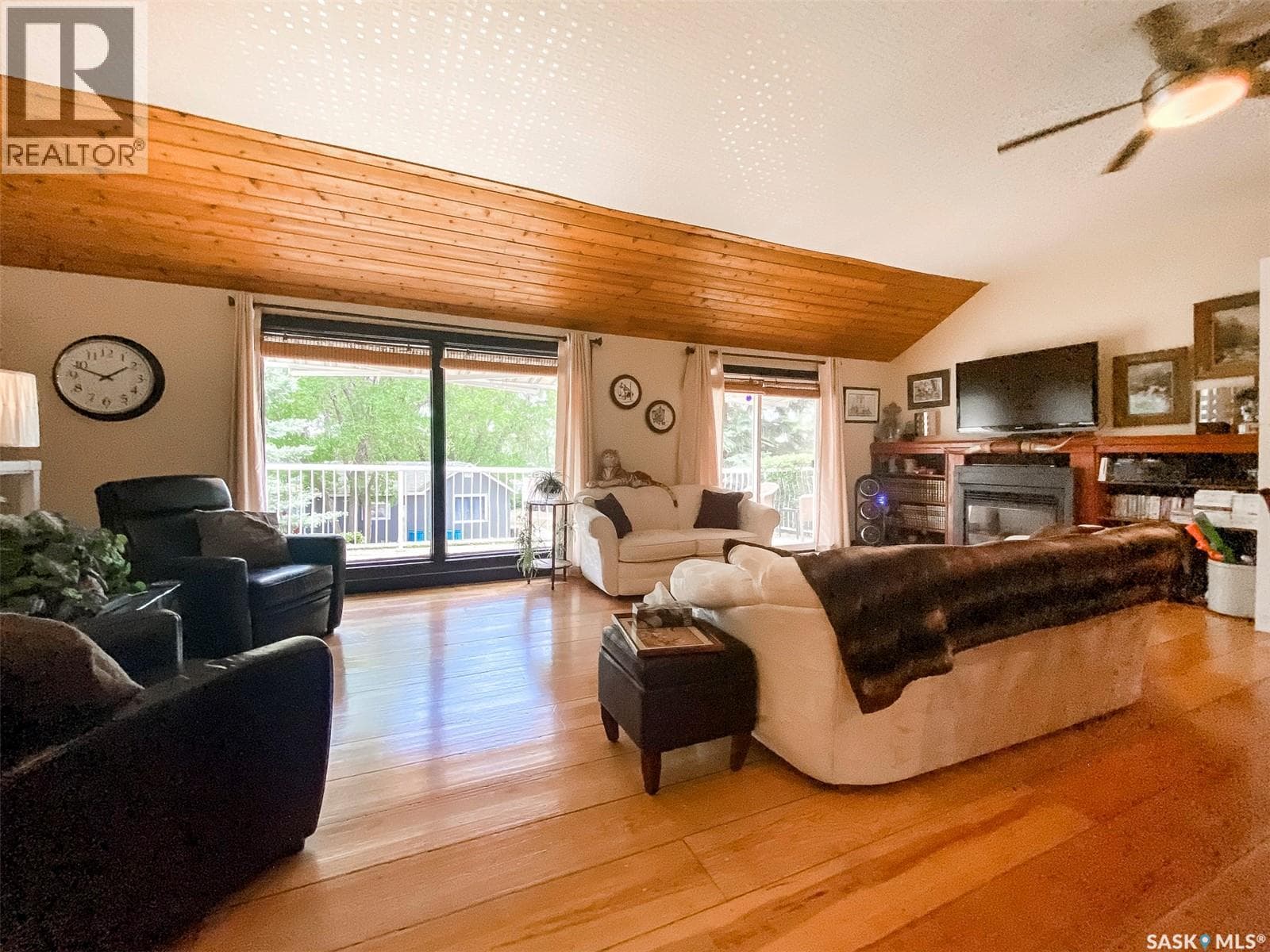 86 Ferguson BAY photo 5