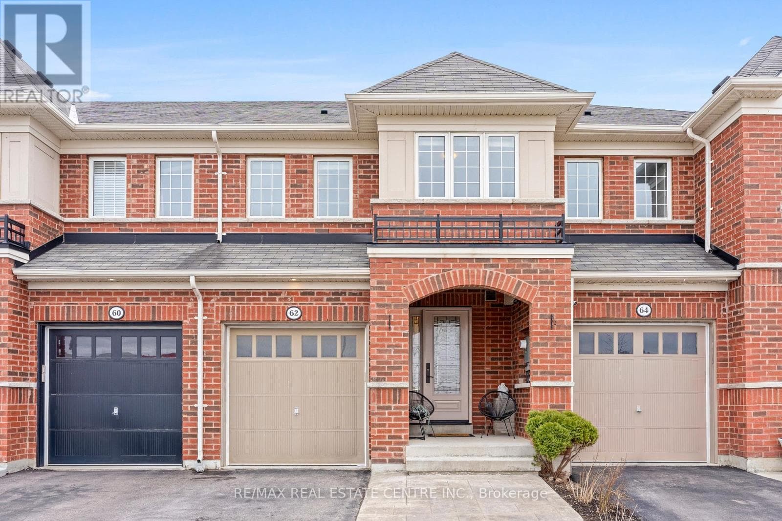 3 bed 3 bath single family at 62 SUSSEXVALE DRIVE — $779,900