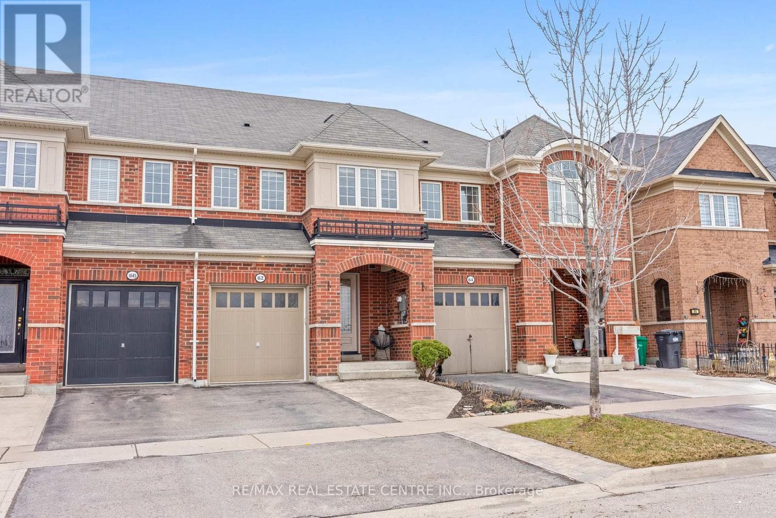 62 SUSSEXVALE DRIVE photo 2