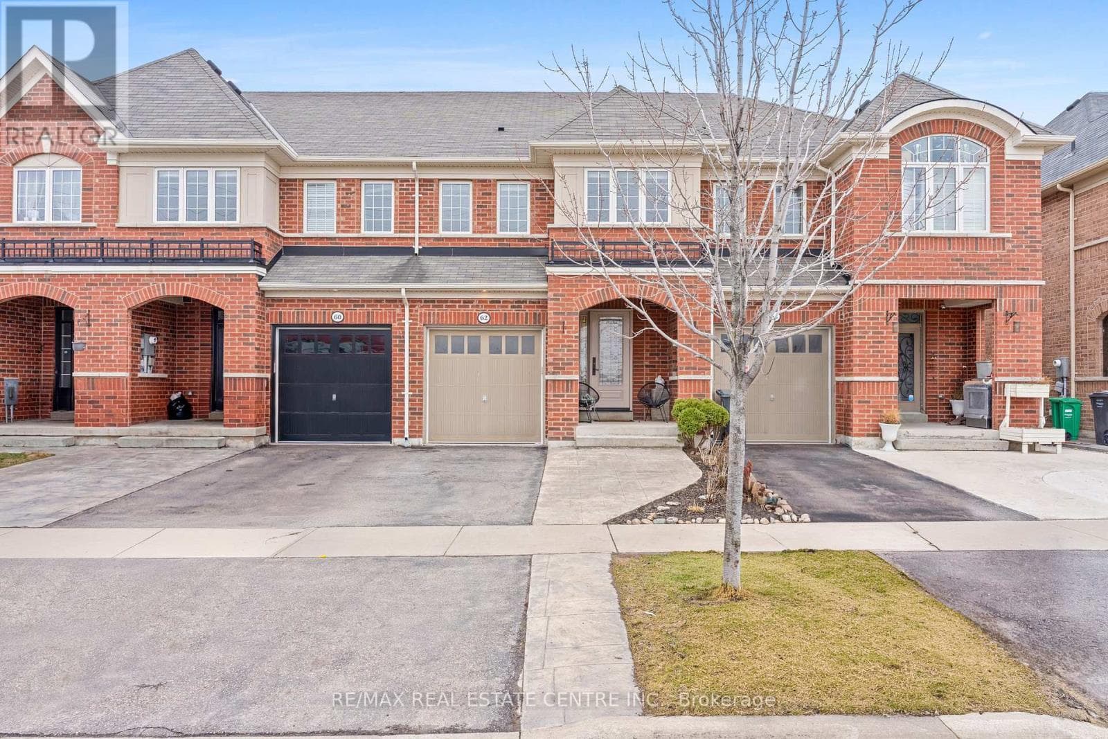 62 SUSSEXVALE DRIVE photo 3