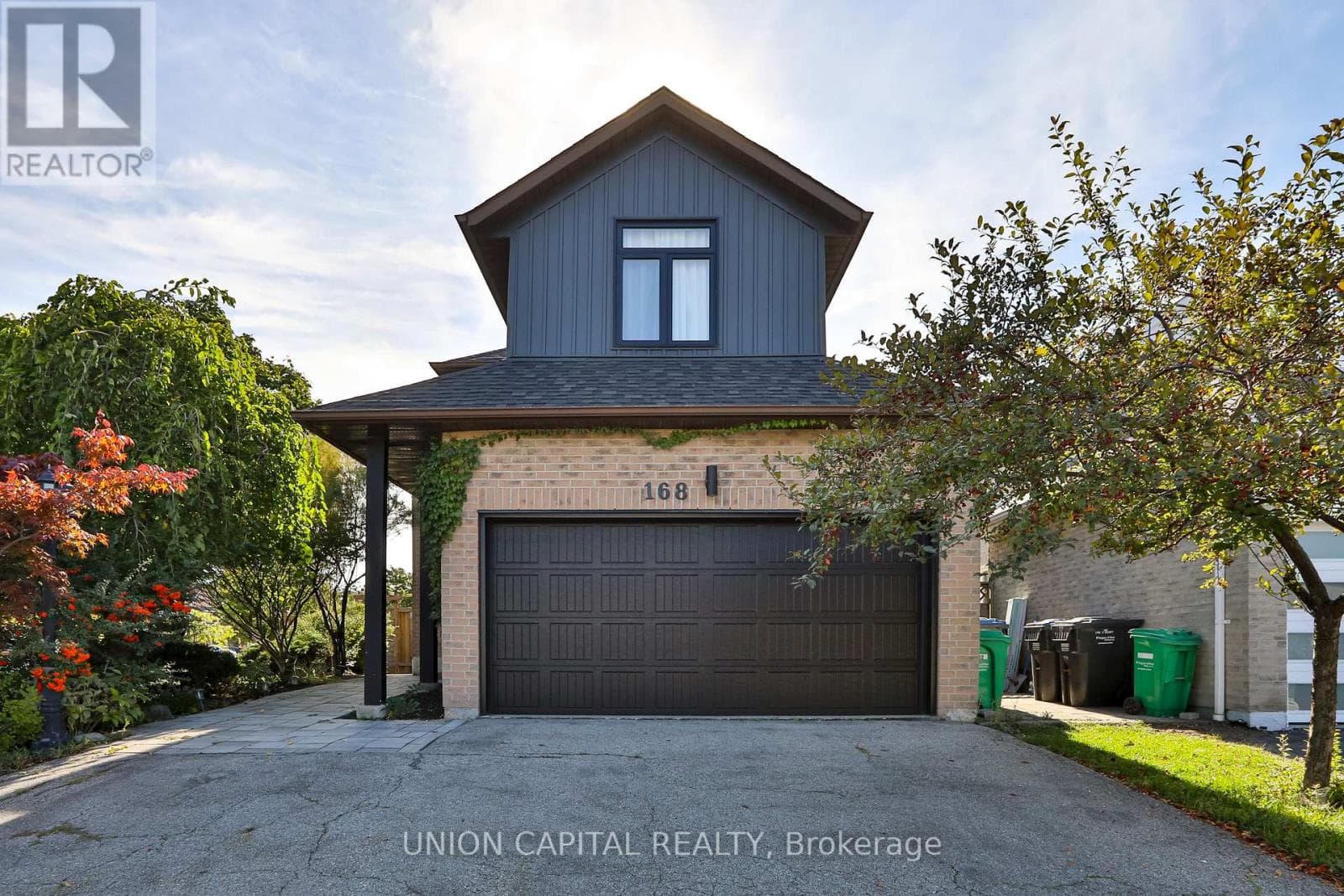 168 KINGSBRIDGE GARDEN CIRCLE photo 3