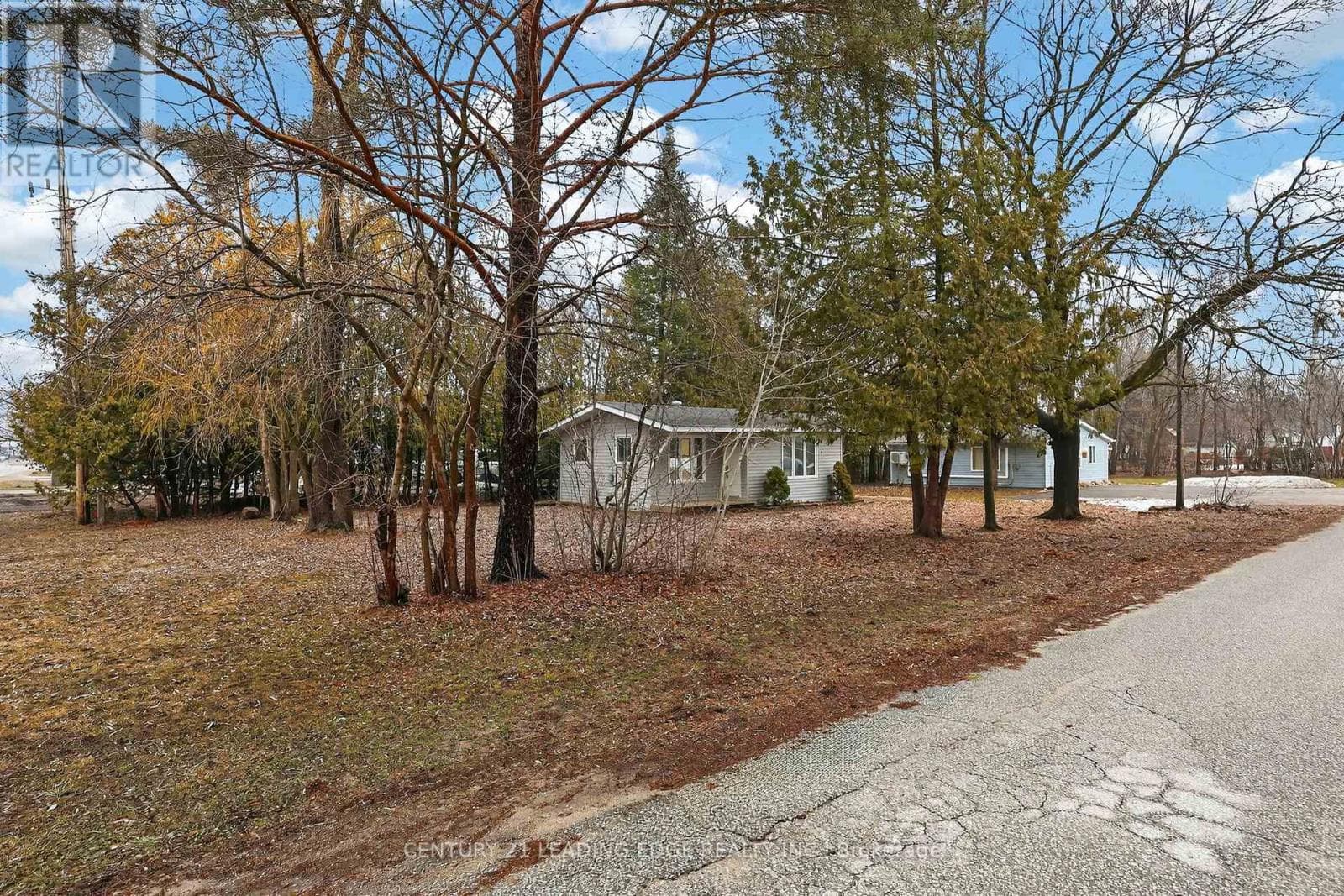 2073 KATE AVENUE photo 2