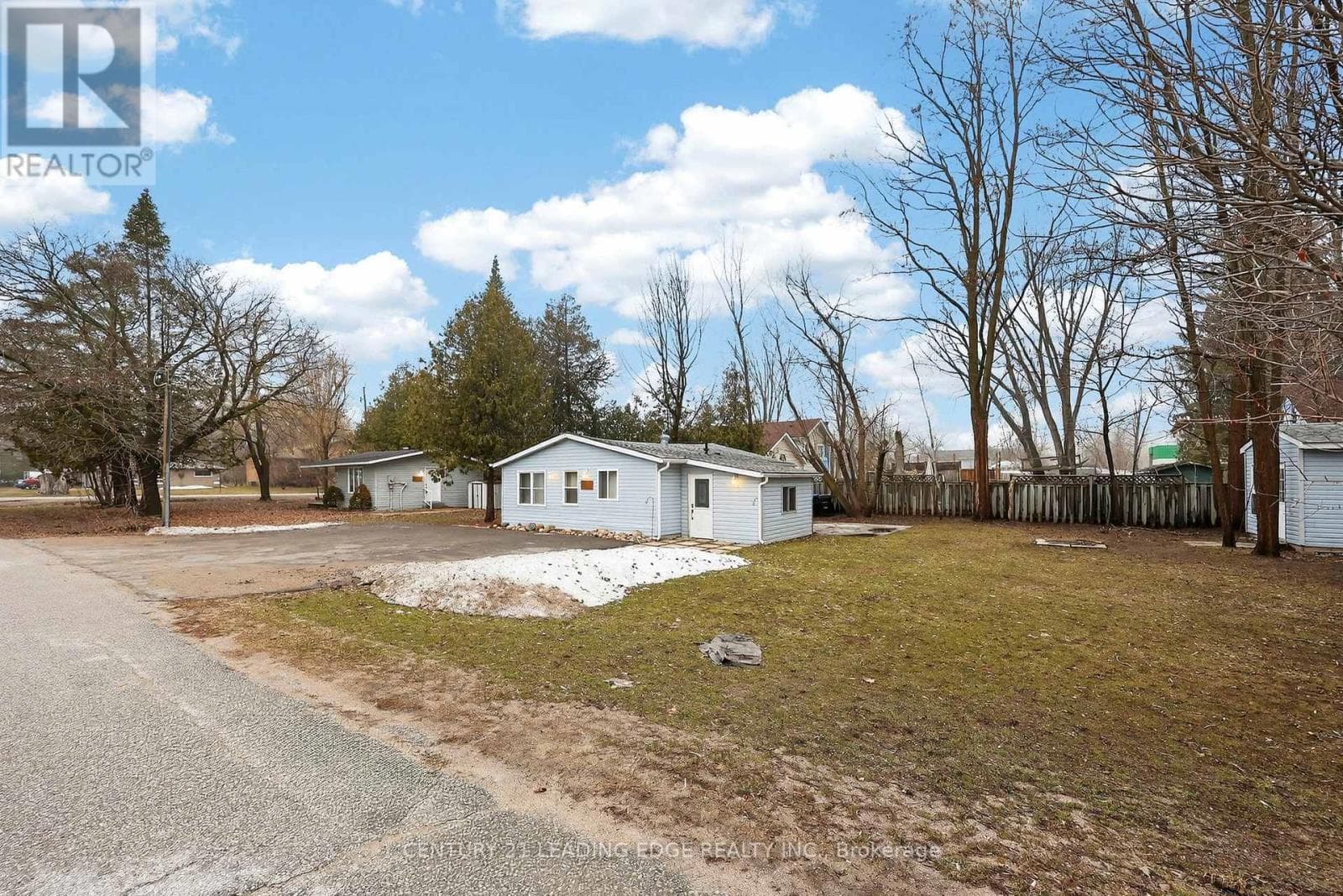 2073 KATE AVENUE photo 5
