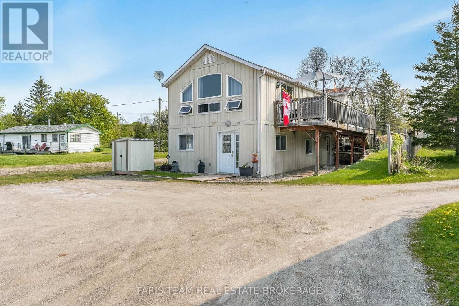 3 bed 2 bath single family at 5632 PENETANGUISHENE ROAD — $798,500