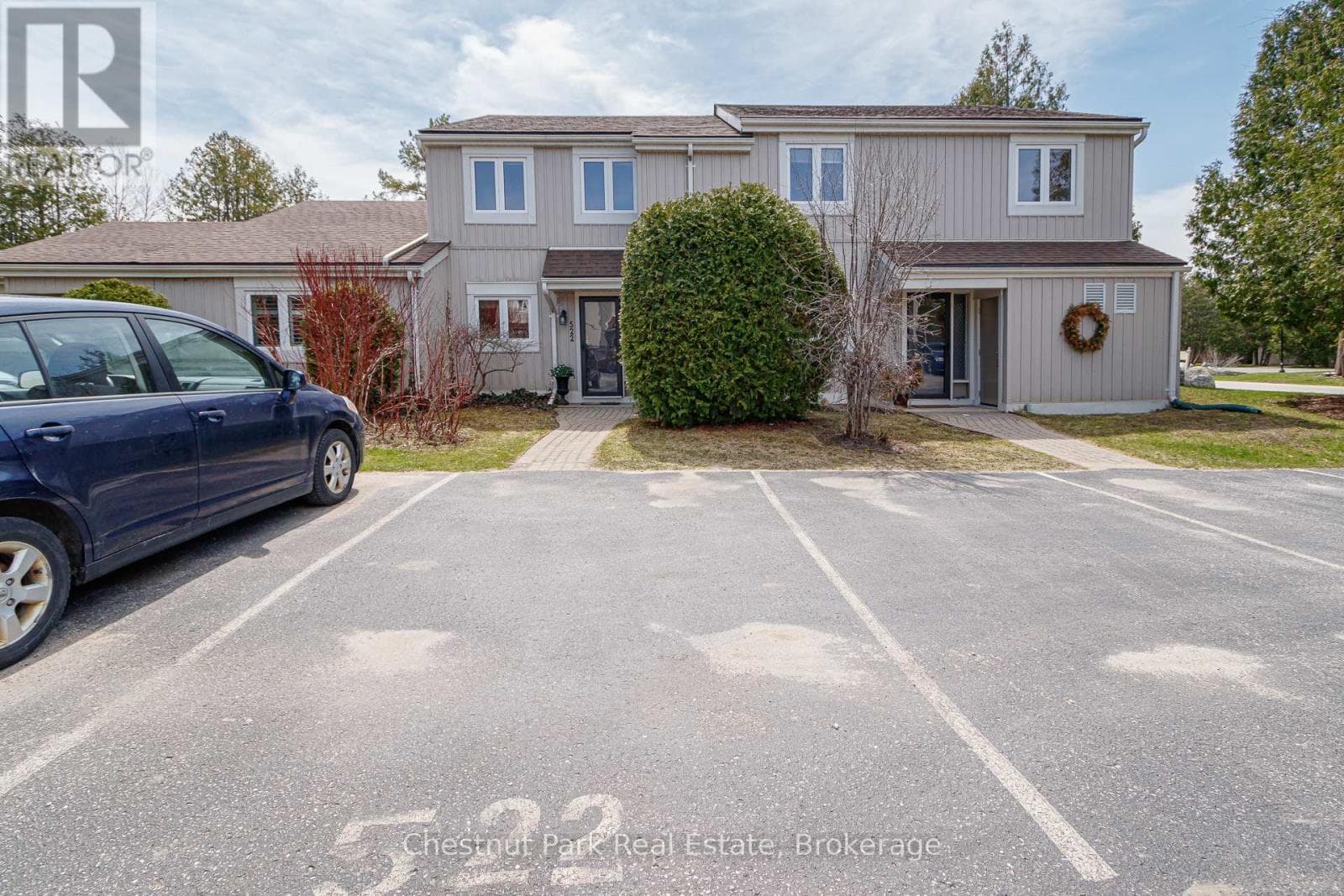 522 OXBOW CRESCENT photo 2