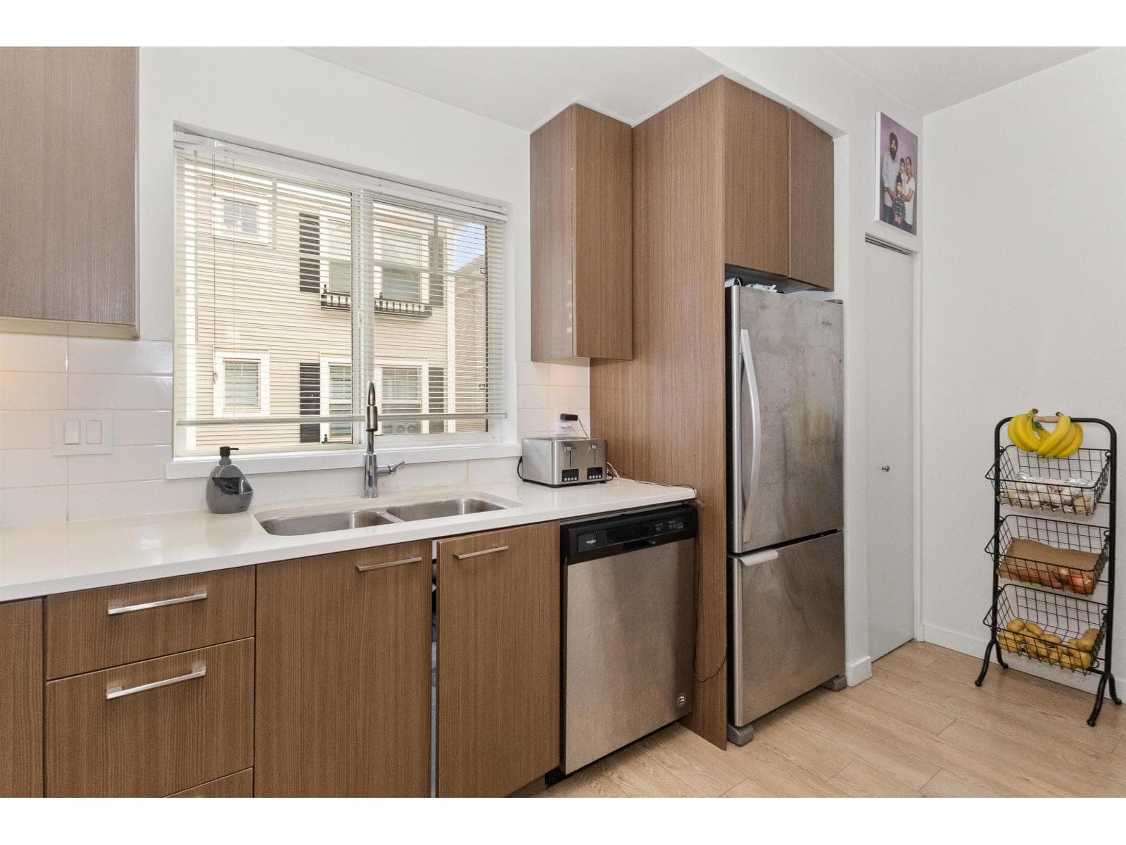 89 32633 SIMON AVENUE photo 4