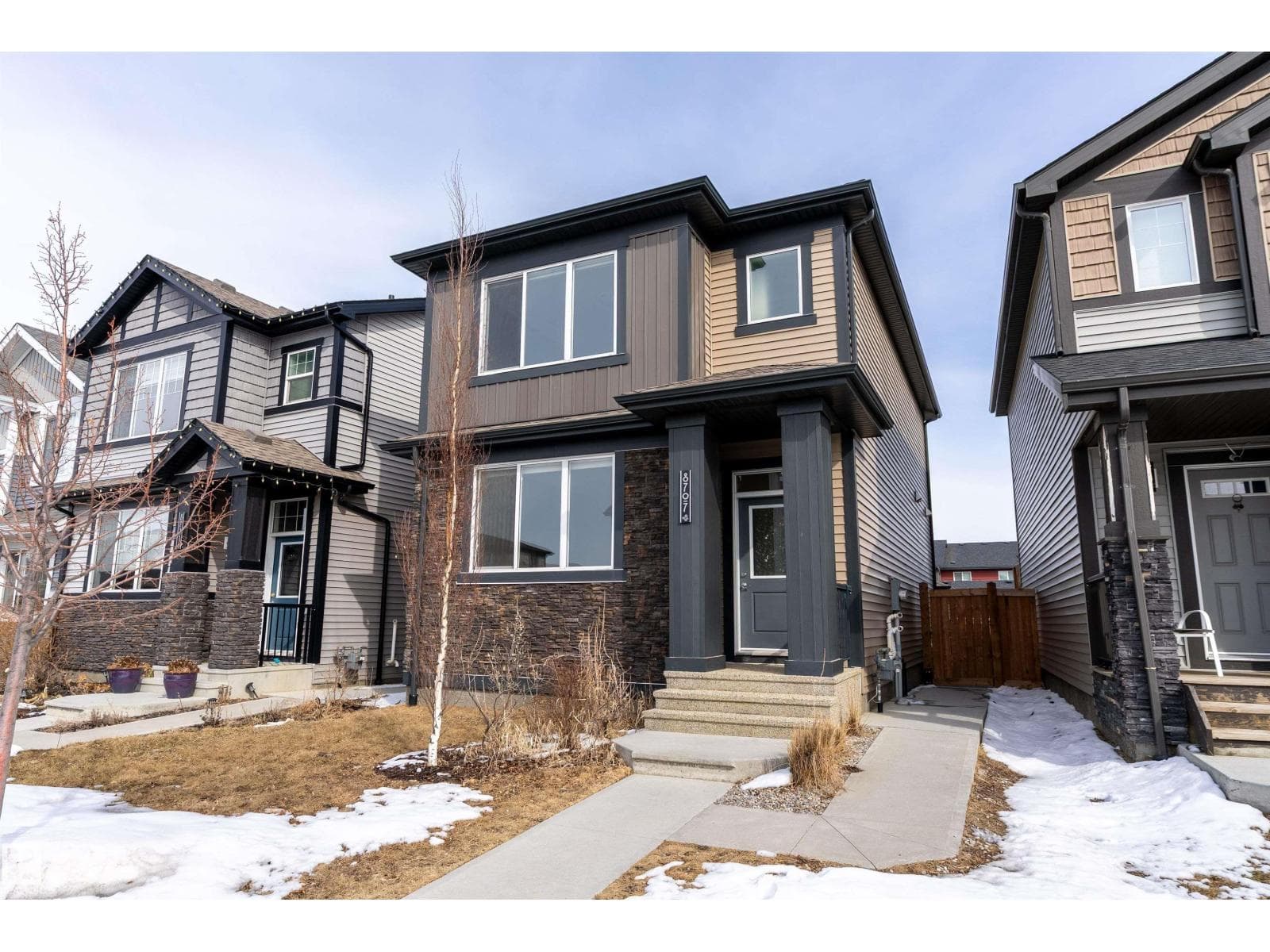 4 bed 4 bath single family at 8707 221 ST NW — $550,000