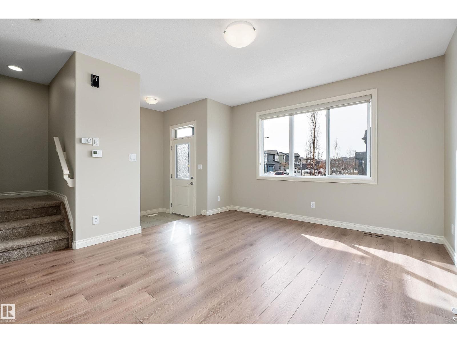 8707 221 ST NW photo 5