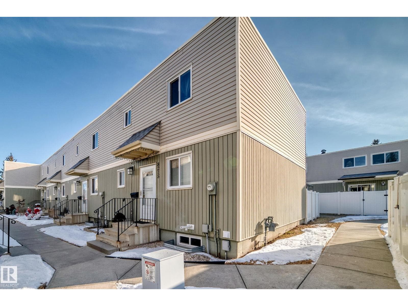 8217 182 ST NW NW photo 2