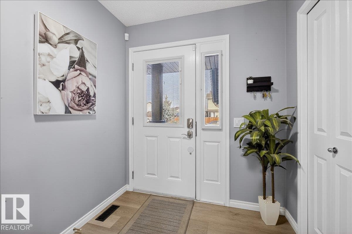 55 Silverstone Drive photo 3