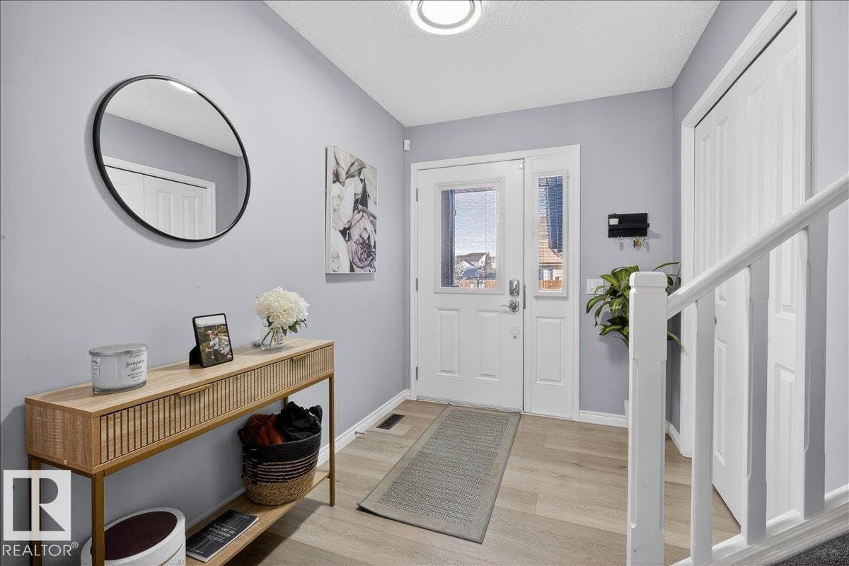 55 Silverstone Drive photo 4