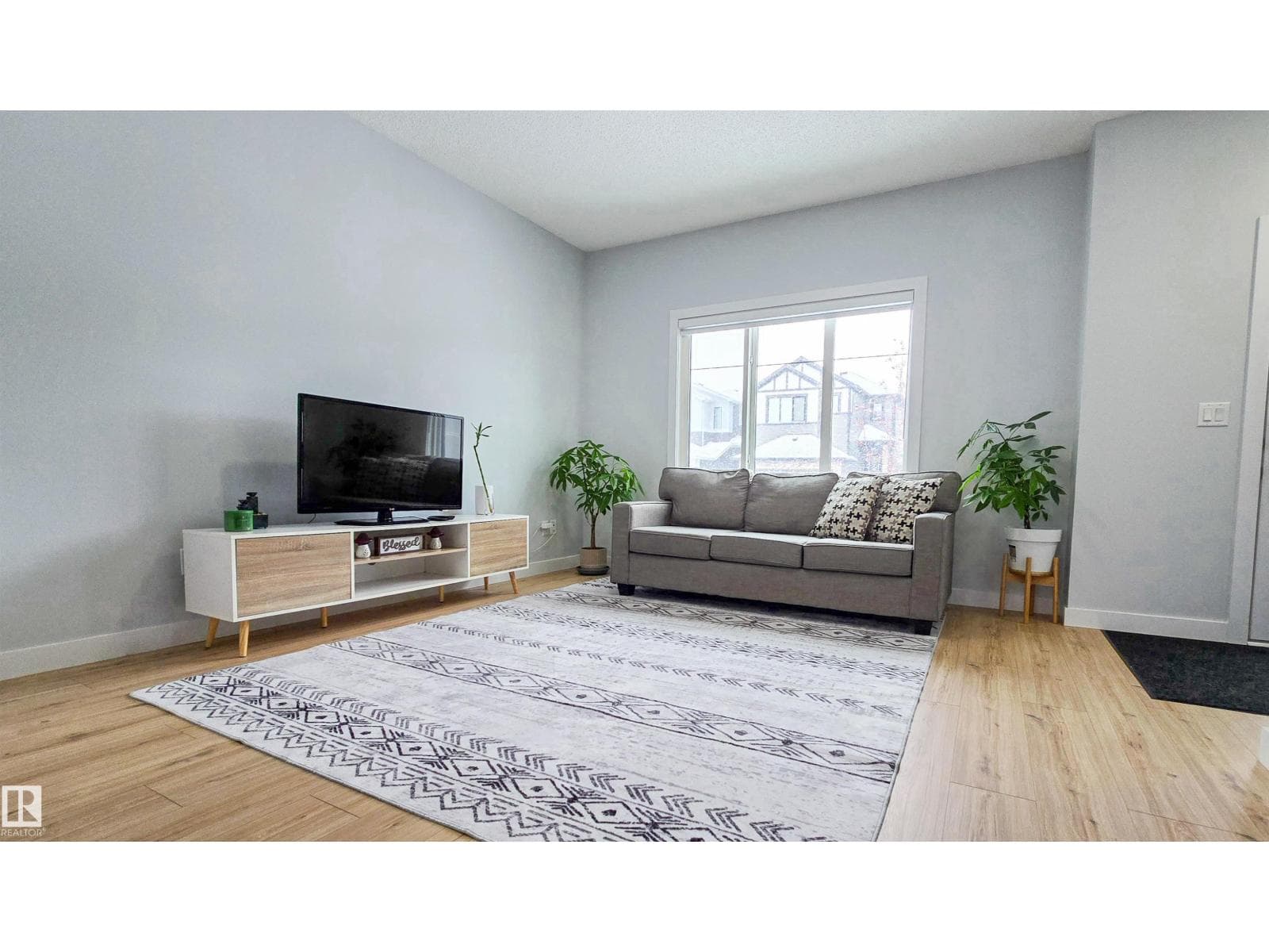 9323 222 ST NW photo 3