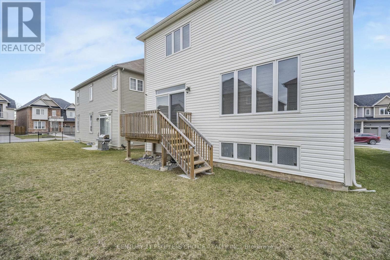 3 SARA DRIVE photo 5