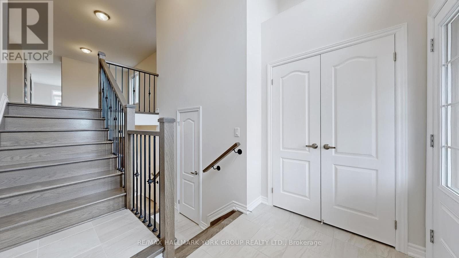 2964 MONARCH DRIVE photo 2