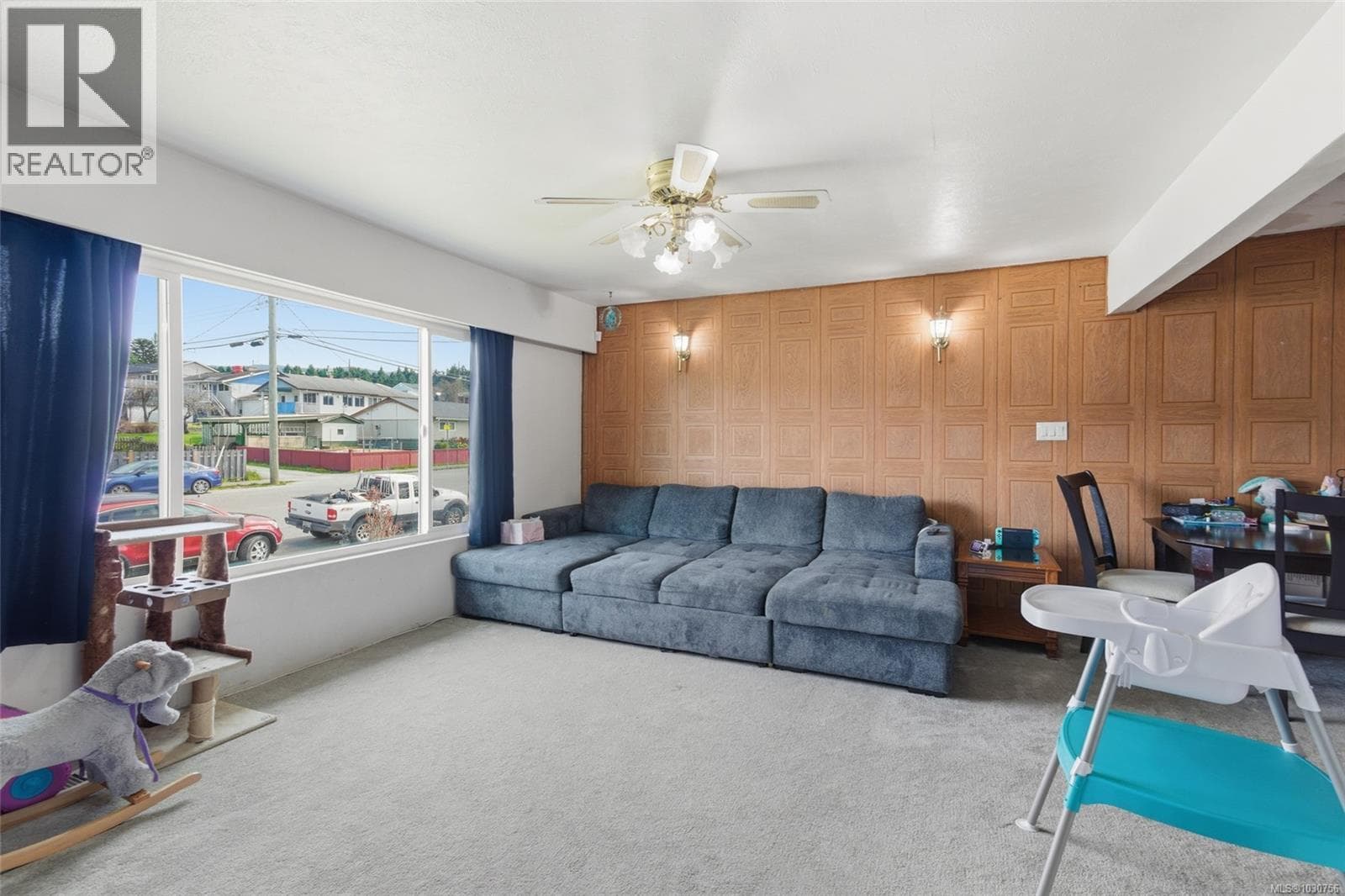 4090 Wood Ave photo 2