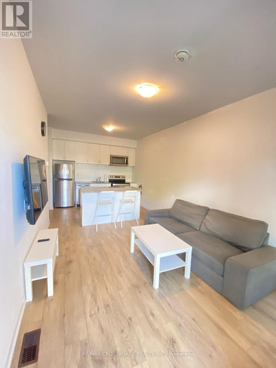 15 - 1720 SIMCOE STREET photo 4