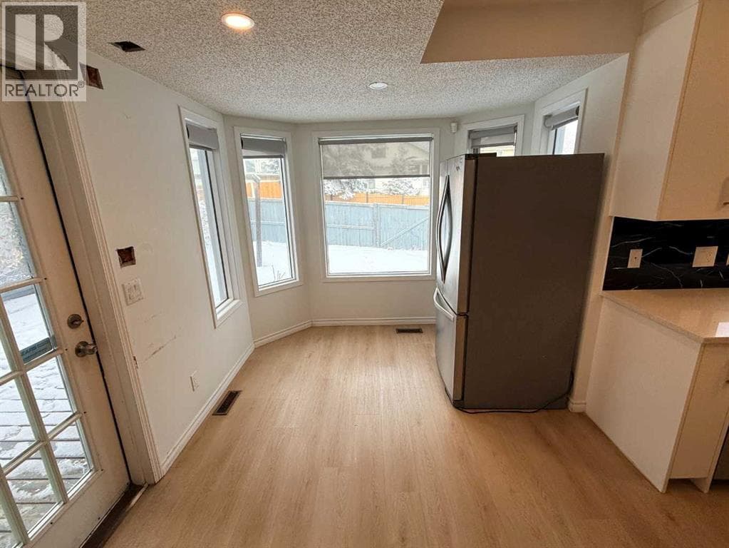 651 Macewan Drive NW — photo 4