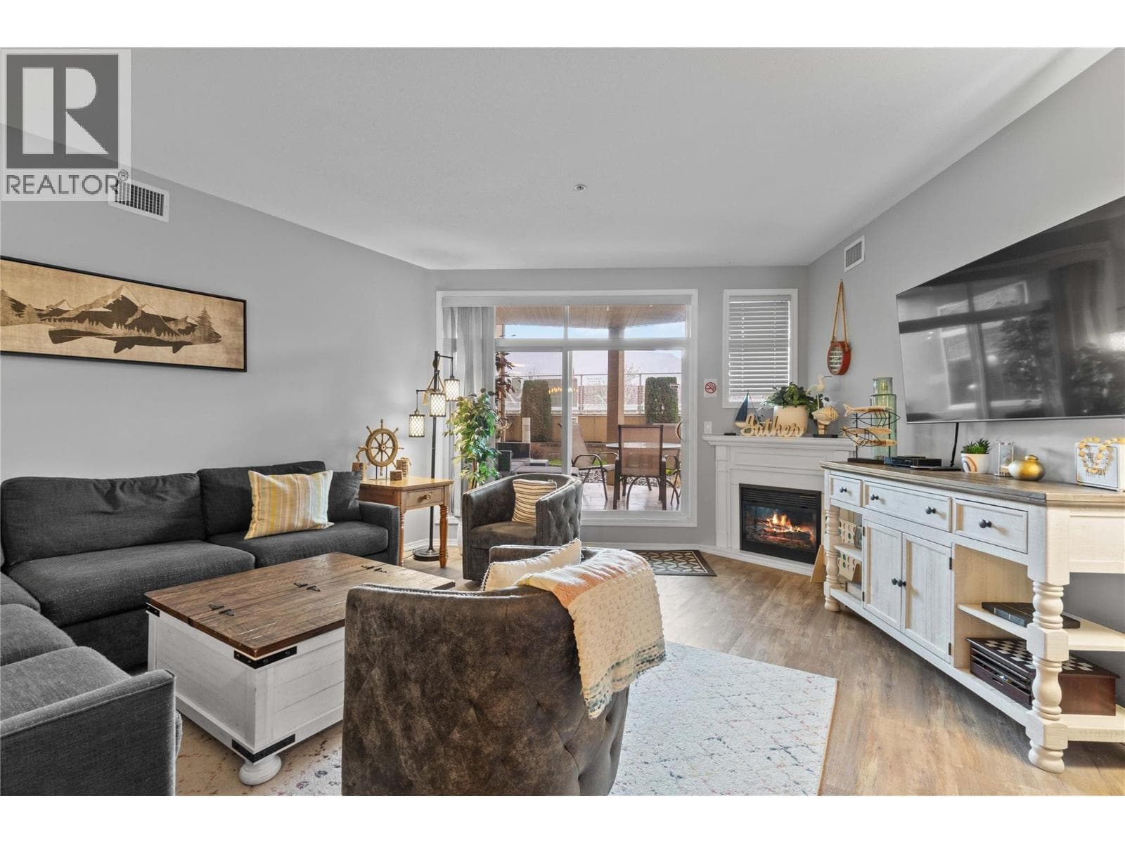1088 Sunset Drive Unit# 331 photo 2