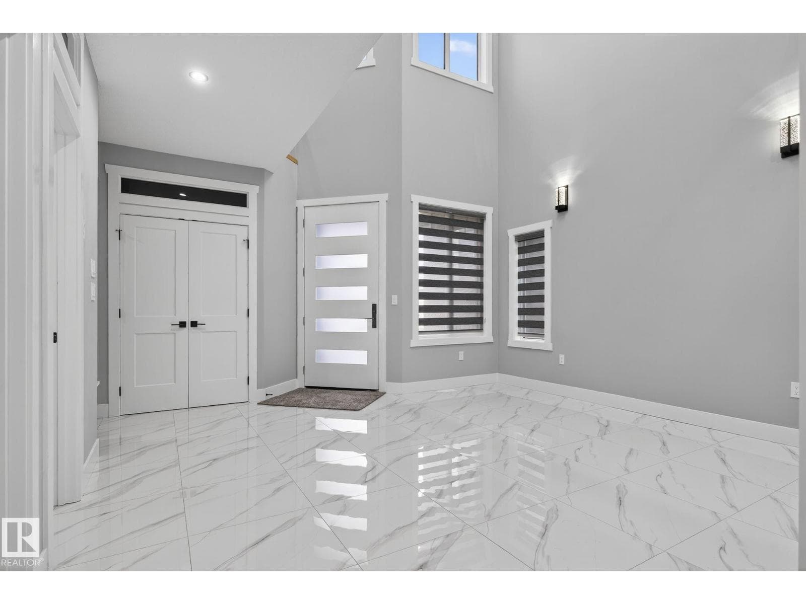 1815 17 AV NW photo 4