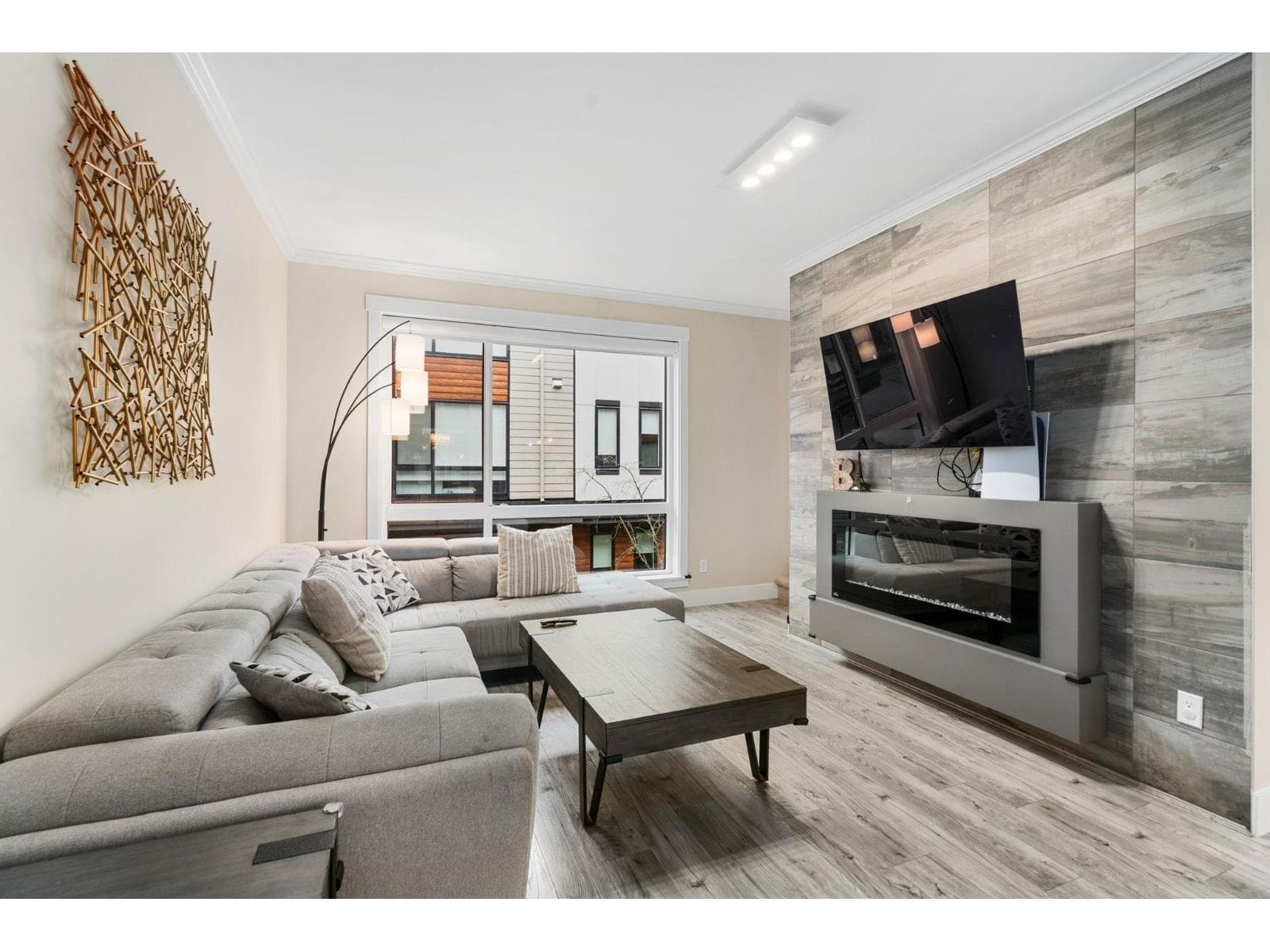 181 16488 64 AVENUE photo 4