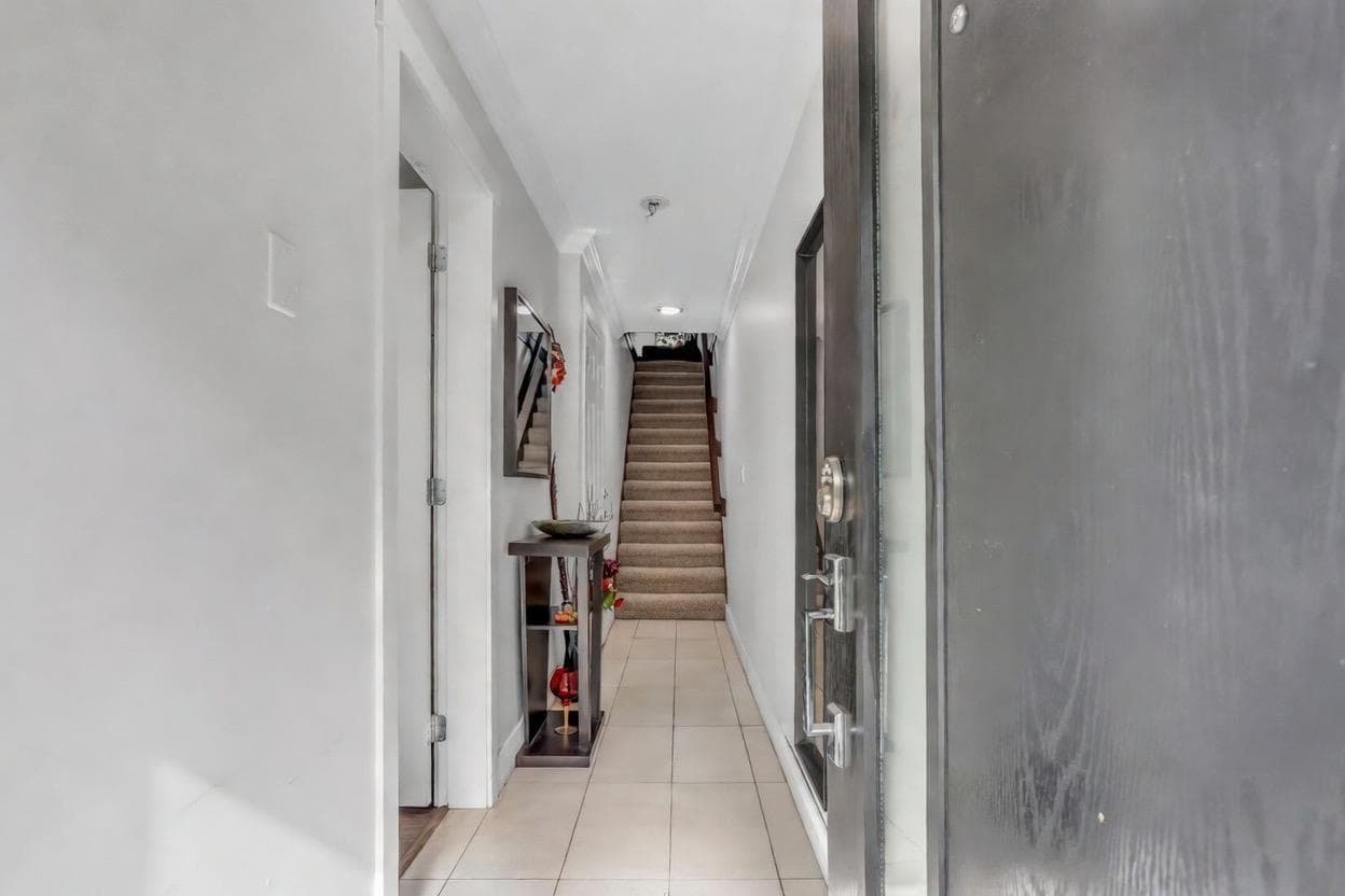 114 13898 64 AVENUE photo 2