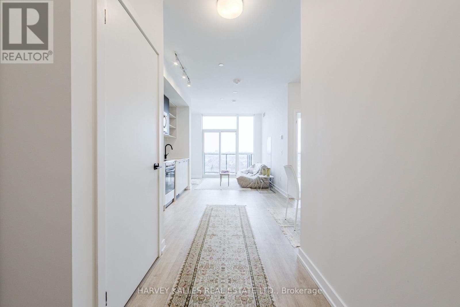 1001 - 2300 ST CLAIR AVENUE W photo 3