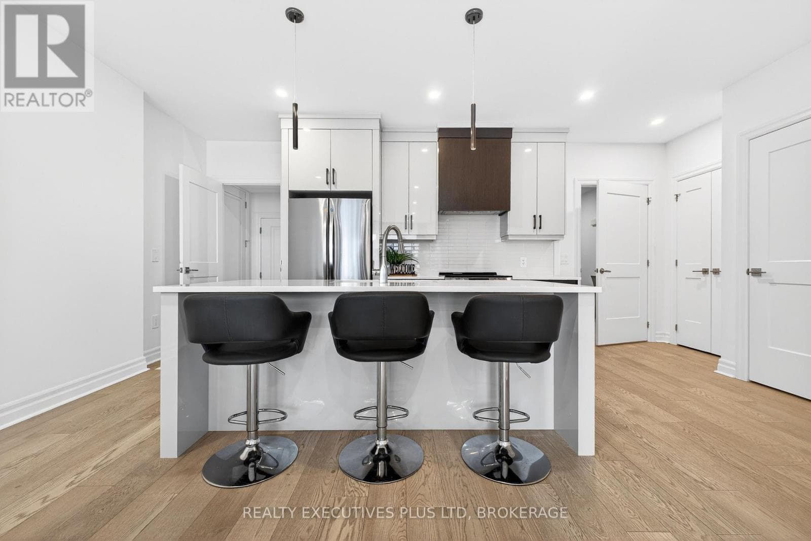 7446 PARKSIDE ROAD photo 2