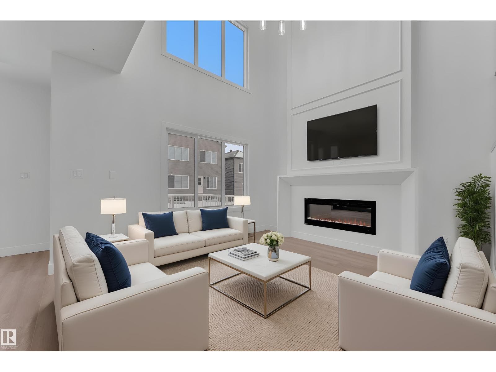 1727 60 AV — photo 2