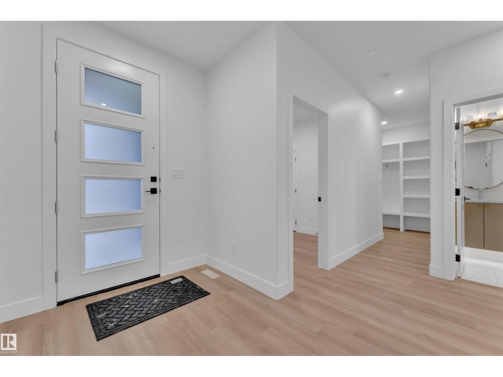 1727 60 AV — photo 4