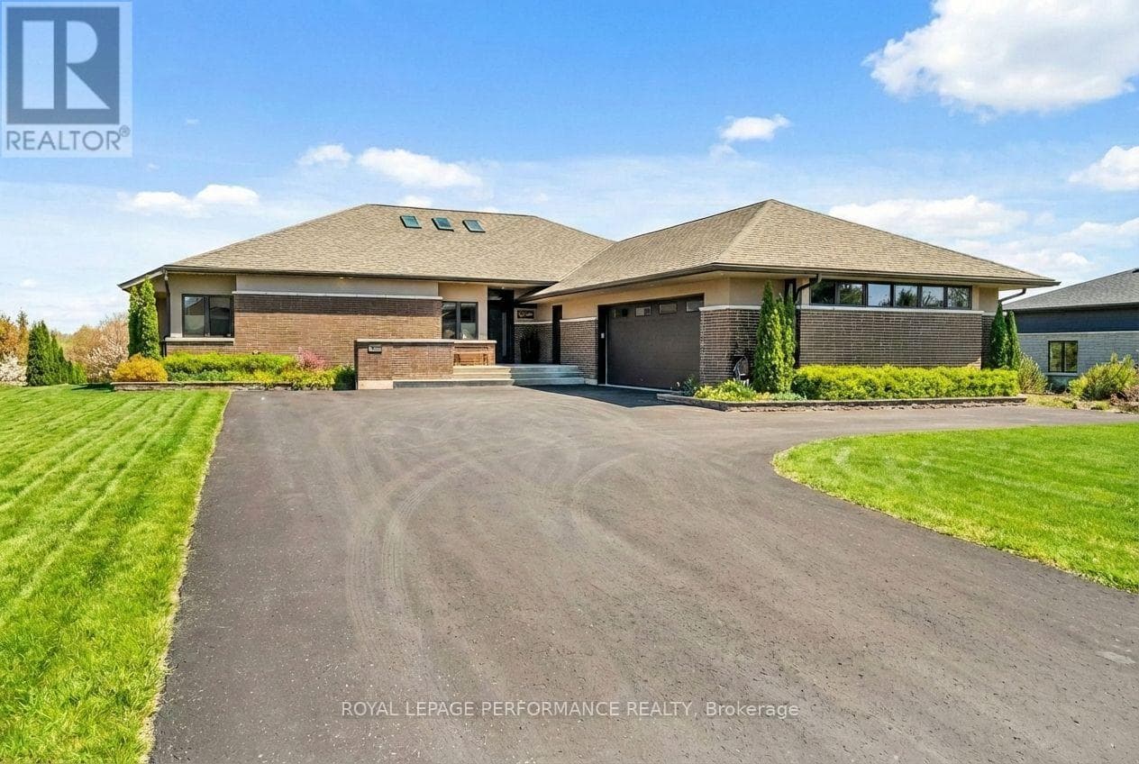 19 GEORGE PATRICK DRIVE photo 2