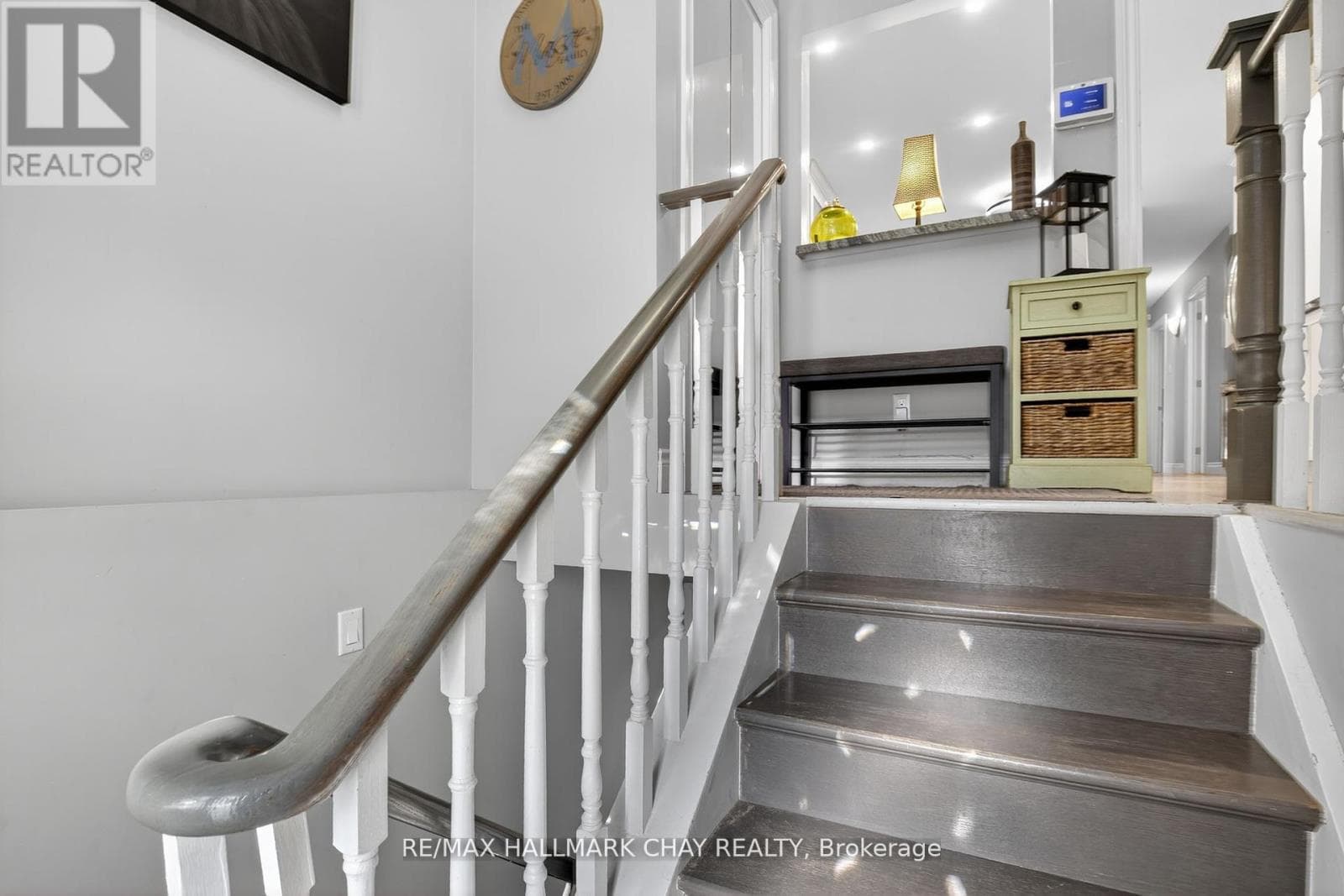 155 MAPLE AVENUE photo 5
