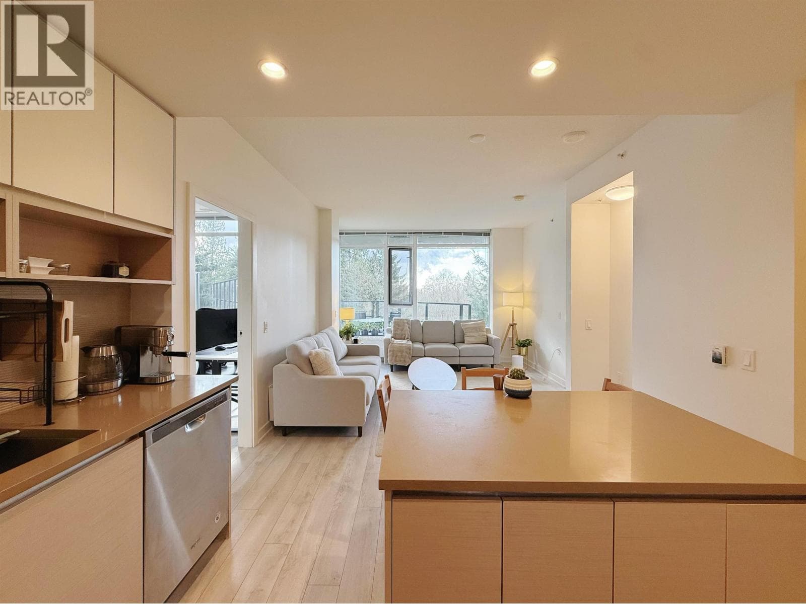 105 8850 UNIVERSITY CRESCENT photo 3