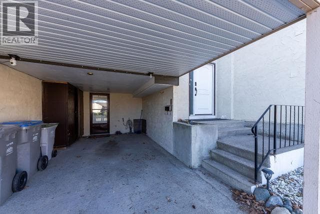 1469 Springhill Drive Unit# 42 photo 5