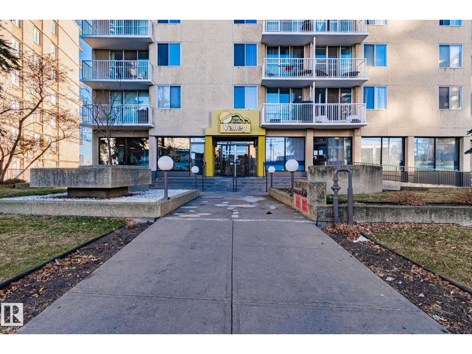 #1401 12121 Jasper AV NW NW photo 4