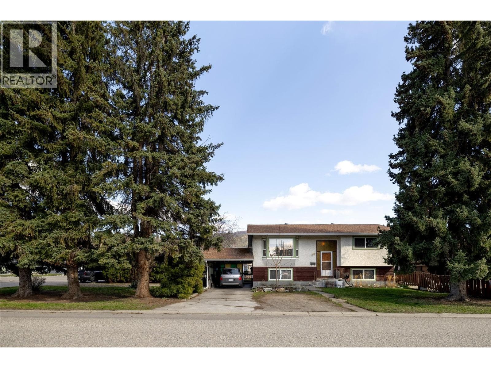 4303 18 Street photo 2