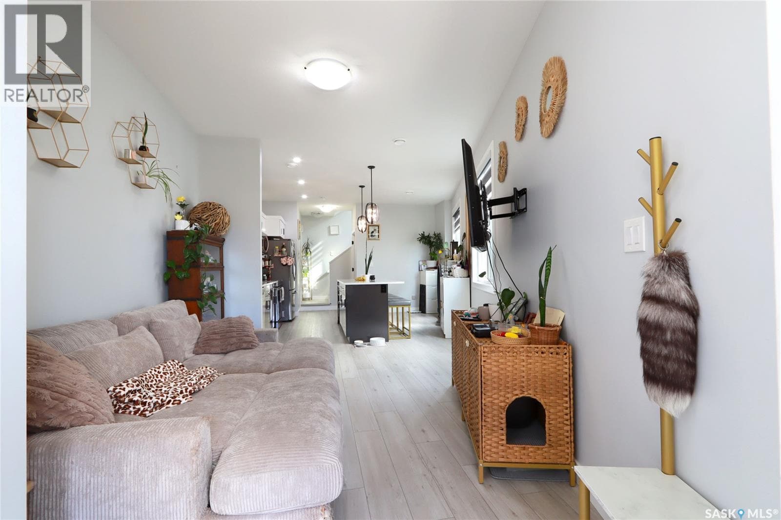 2213 Pasqua STREET photo 2