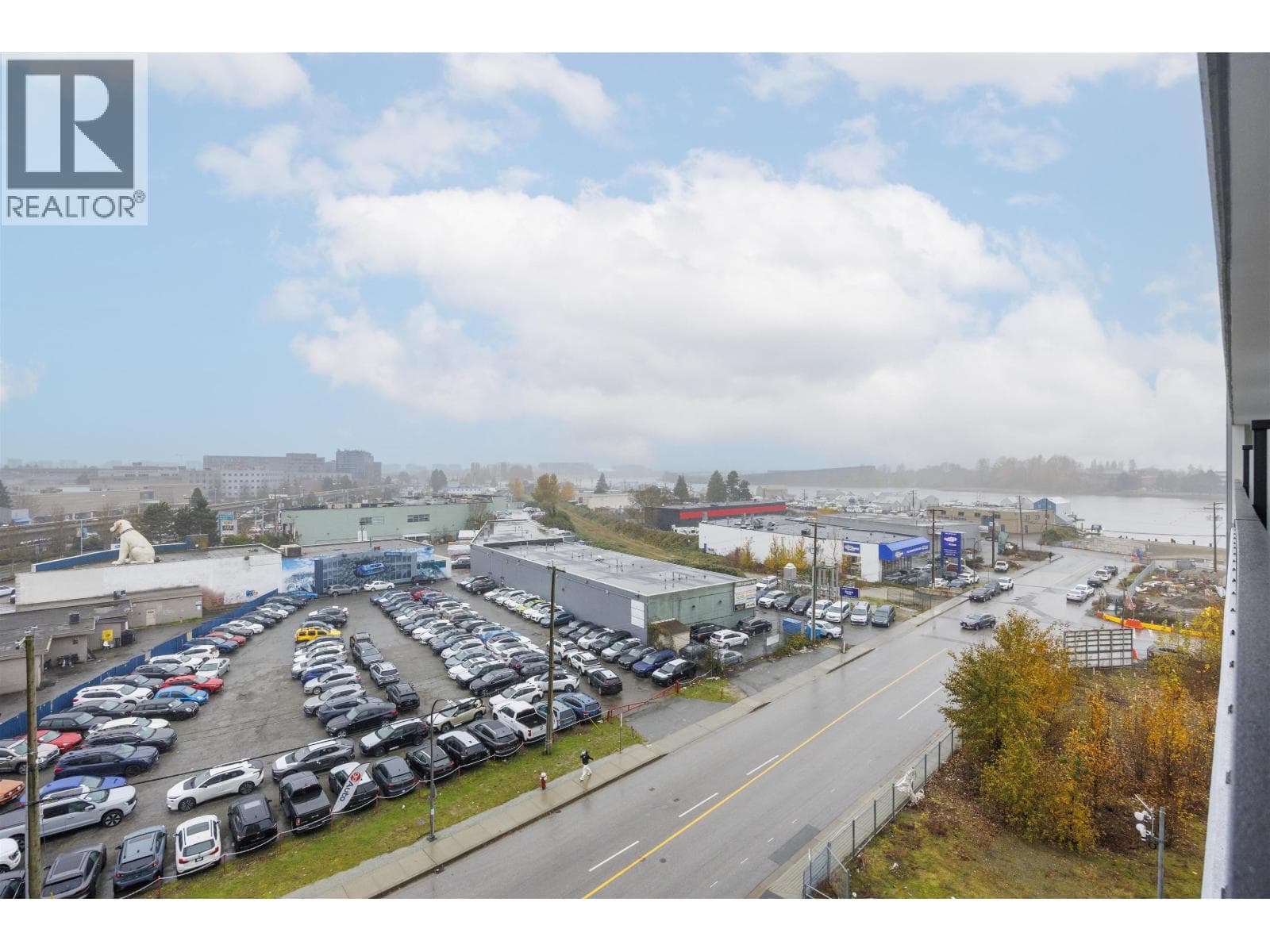 806 8155 CAPSTAN WAY photo 2