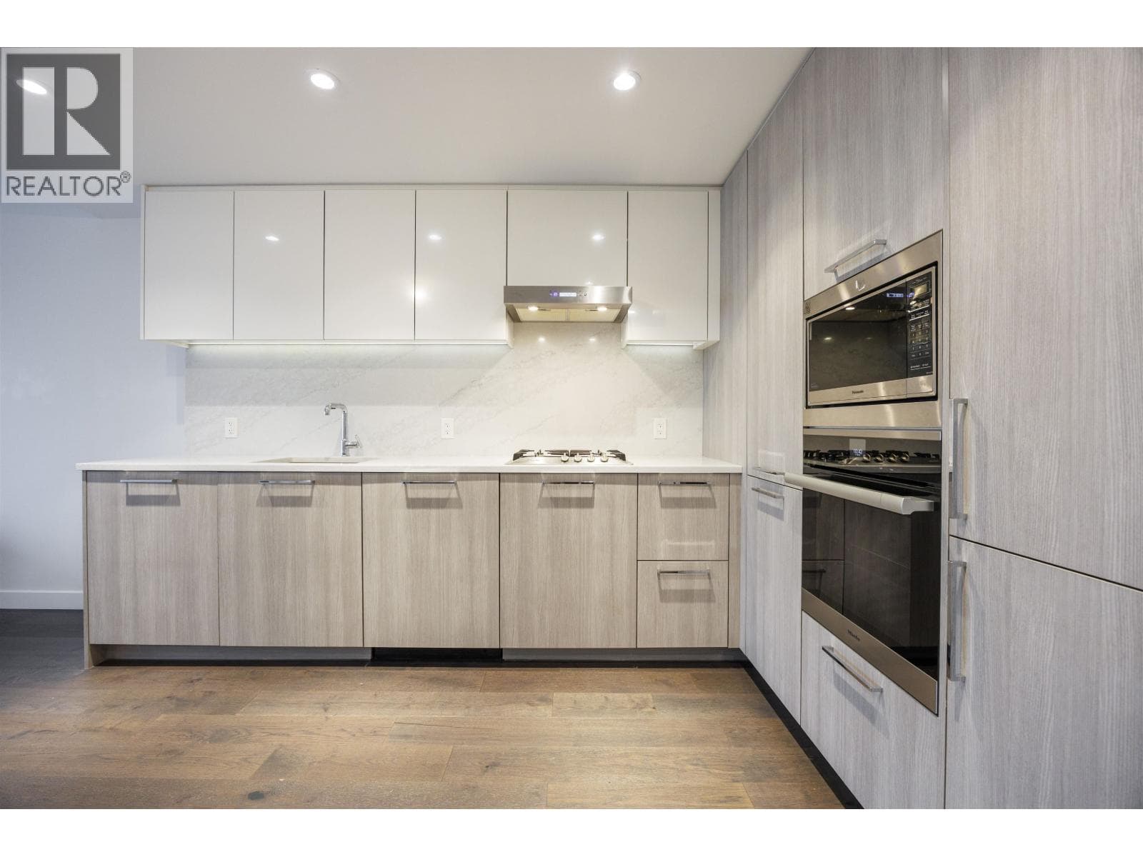 1 bed 1 bath single family at 806 8155 CAPSTAN WAY — $549,000