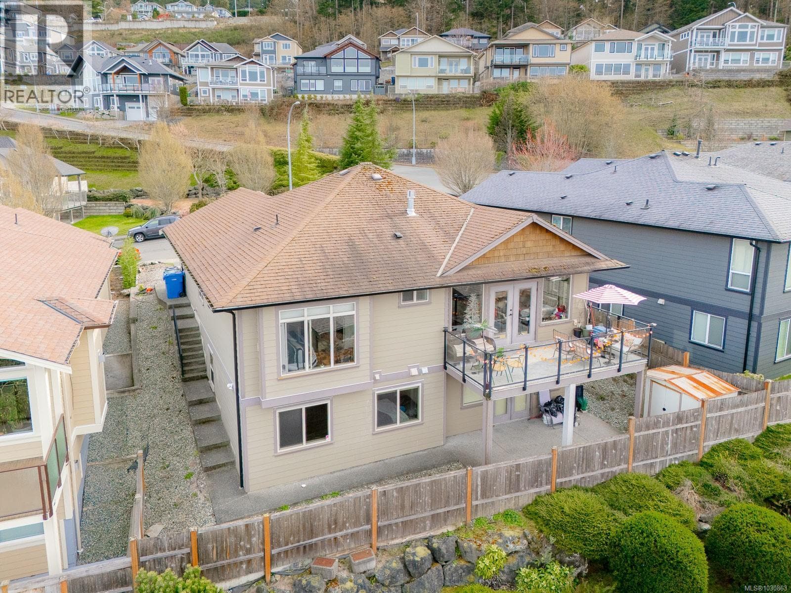 5364 Laguna Way photo 2