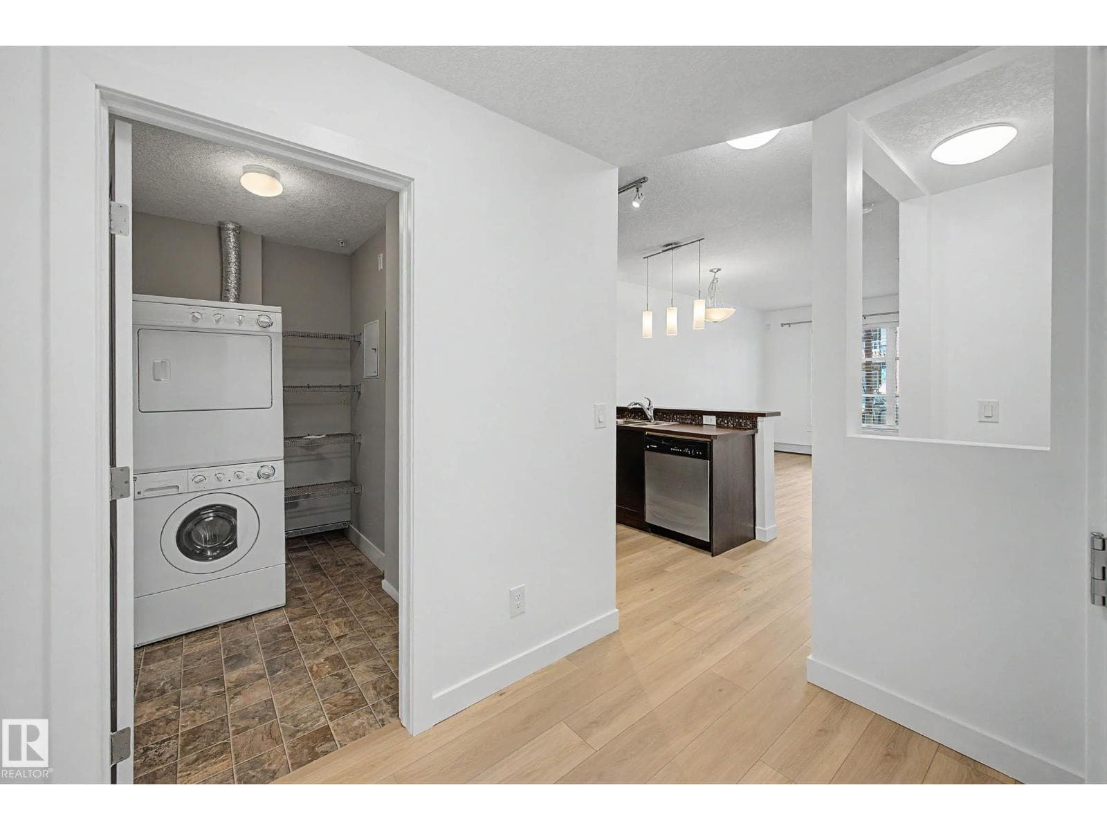 #123 2584 ANDERSON WY SW photo 4